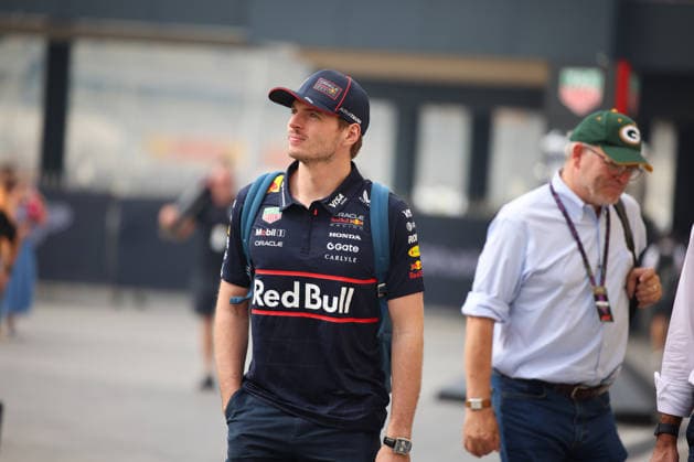 Max Verstappen (Oracle Red Bull Racing, 01) , ARE, Formel 1 Weltmeisterschaft, Abu Dhabi Grand Prix, Yas Marina Circuit, Friday, 05.12.2025 ARE, Formel 1 Weltmeisterschaft, Abu Dhabi Grand Prix, Vereinigte Arabische Emirate, Yas Marina Circuit, 05.12.2025 Abu Dhabi Copyright: xEibner-Pressefoto AnnikaxGrafx EP_AGF