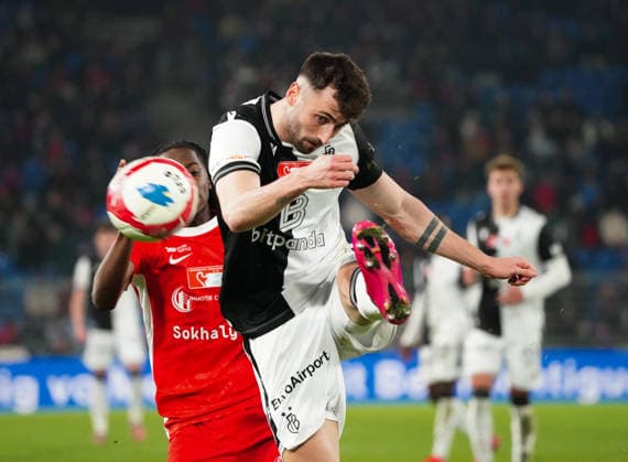 04.12.2025 Basel Schweiz .Fussball Herren Saison 2025 2026 Cup FC Basel - FC Grand-Saconnex. Bild : Dominik Schmid (FC Basel) Aktion