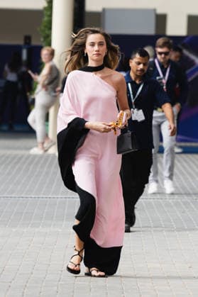 December 5, 2025, Abu Dhabi, Abu Dhabi, United Arab Emirates: JADE DISTINGUIN (Arthur Leclerc s girlfriend) arriving at the paddock during Free Practice Day (Friday) at the Formula 1 Etihad Airways Abu Dhabi Prix 2025 at the Yas Marina Circuit in Abu Dhabi, United Arab Emirates Abu Dhabi United Arab Emirates - ZUMAr193 20251205_zsp_r193_014 Copyright: xSaraxRuffonix