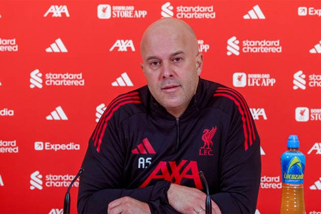 Football - FA Premier League - Leeds United FC v Liverpool FC KIRKBY, ENGLAND - Friday, December 5, 2025: Liverpool s head coach Arne Slot speaks at a pre-match press conference, PK, Pressekonferenz at the AXA Training Centre ahead of the FA Premier League match between Leeds United FC and Liverpool FC. (Photo by Propaganda) KIRKBY AXA Training Centre MERSEYSIDE ENGLAND  Copyright: xDavidxRawcliffex 2025-12-05-003-Slot_Press_Conf