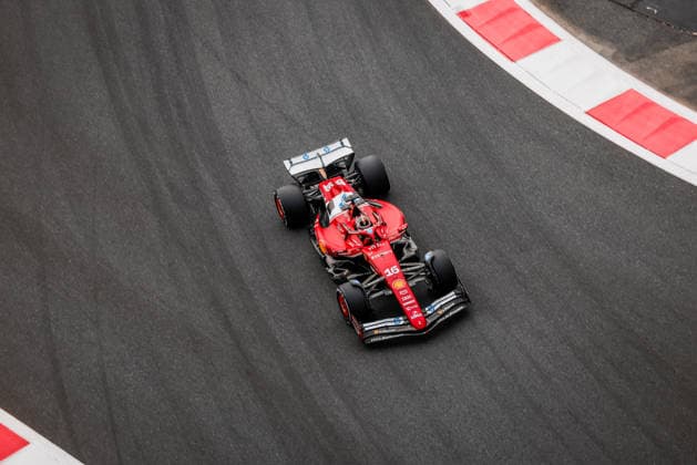 Formula 1 Etihad Airways Abu Dhabi Grand Prix 2025 Alexis Perrin OVERTAKE MAXPPP - Abu Dhabi 05 12 2025 16 LECLERC Charles (mon), Scuderia Ferrari HP, action at the Formula 1 Etihad Airways Abu Dhabi Grand Prix 2025, the 24th round of the 2025 FIA Formula 1 World Championship, WM, Weltmeisterschaft at Yas Marina Circuit in Abu Dhabi, United Arab Emirates, from 4 to 7 December 2025 Abu Dhabi Yas Marina Circuit United Arab Emirates  Copyright: xOVERTAKE MAXPPPxAlexisxPerrinx OVT202512053673 OVT202512053673