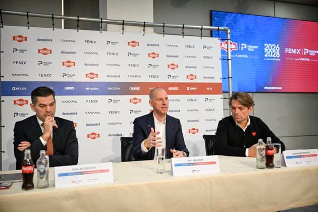 PC announcing Alpecin - Premier Tech - 05 12 2025 ANTWERPEN, BELGIUM - DECEMBER 05 : Roodhooft Christoph (BEL) Sports Director of Alpecin-Deceuninck, Roodhooft Philip (BEL) General manager of Alpecin-Deceuninck and Belanger Jean, President of Premier Tech talking to the press during a press conference, PK, Pressekonferenz announcing Premier Tech as new partner and transfer news in the Crelan - headquarters Antwerpen on December 05, 2025 in Antwerpen, Belgium, 05 12 2025 Antwerpen Belgium  Copyright: xNicoxVereeckenx