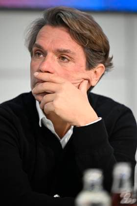 PC announcing Alpecin - Premier Tech - 05 12 2025 ANTWERPEN, BELGIUM - DECEMBER 05 : Roodhooft Christoph (BEL) Sports Director of Alpecin-Deceuninck talking to the press during a press conference, PK, Pressekonferenz announcing Premier Tech as new partner and transfer news in the Crelan - headquarters Antwerpen on December 05, 2025 in Antwerpen, Belgium, 05 12 2025 Antwerpen Belgium  Copyright: xNicoxVereeckenx
