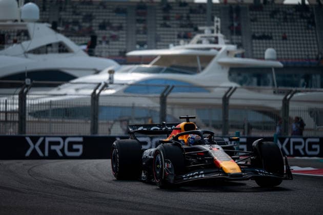 Max Verstappen (Oracle Red Bull Racing, Niederlande, 01) im RB21, UAE, Formel 1 Weltmeisterschaft, Abu Dhabi Grand Prix, Yas Marina Circuit, Freies Training, 05.12.2025 UAE, Formel 1 Weltmeisterschaft, Abu Dhabi Grand Prix, Yas Marina Circuit, Freies Training, 05.12.2025 Yas Marina Island Copyright: xEibner-Pressefoto Memmlerx EP_MMR