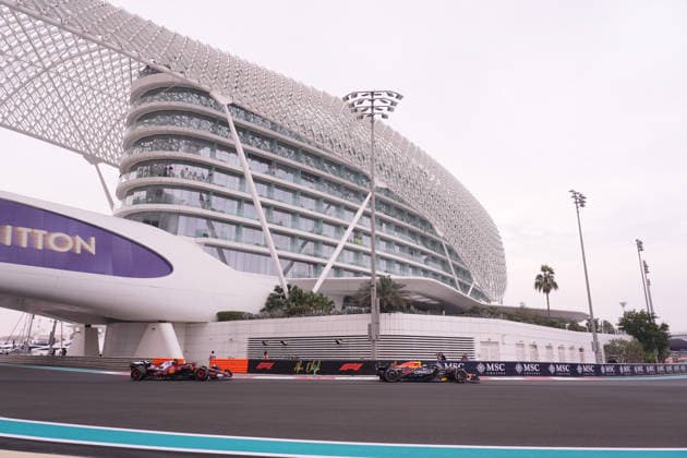 05.12.2025, Yas Marina Circuit, Abu Dhabi, Formula 1 Etihad Airways Abu Dhabi Grand Prix 2025 , im Bild Arthur Leclerc (MON), Scuderia Ferrari HP, Arvid Lindblad (GBR), Oracle Red Bull Racing (Photo by Hasan Bratic DeFodi Images)
