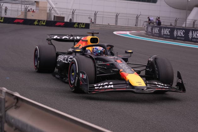 05.12.2025, Yas Marina Circuit, Abu Dhabi, Formula 1 Etihad Airways Abu Dhabi Grand Prix 2025 , im Bild Max Verstappen (NLD), Oracle Red Bull Racing (Photo by Hasan Bratic DeFodi Images)
