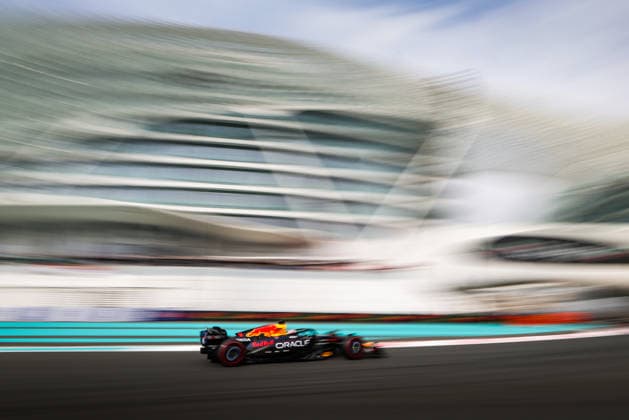 F1 - ABU DHABI GRAND PRIX 2025 01 VERSTAPPEN Max (nld), Red Bull Racing RB21, action during the 2025 Formula 1 Abu Dhabi Grand Prix, 24th round of the 2025 FIA Formula One World Championship, WM, Weltmeisterschaft from December 05 to 07, 2025 on the Yas Marina Circuit, in Abu Dhabi, United Arab Emirates - Abu DhabiUnited Arab Emirates  Copyright: xANTONINxVINCENTx