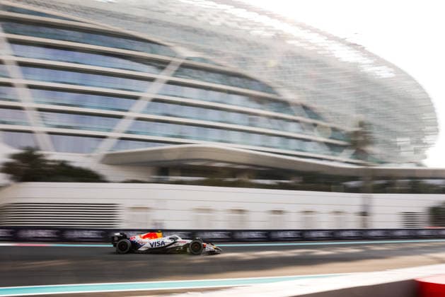 F1 - ABU DHABI GRAND PRIX 2025 40 IWASA Ayumu (jpn), Racing Bulls VCARB02, action during the 2025 Formula 1 Abu Dhabi Grand Prix, 24th round of the 2025 FIA Formula One World Championship, WM, Weltmeisterschaft from December 05 to 07, 2025 on the Yas Marina Circuit, in Abu Dhabi, United Arab Emirates - Abu DhabiUnited Arab Emirates  Copyright: xANTONINxVINCENTx