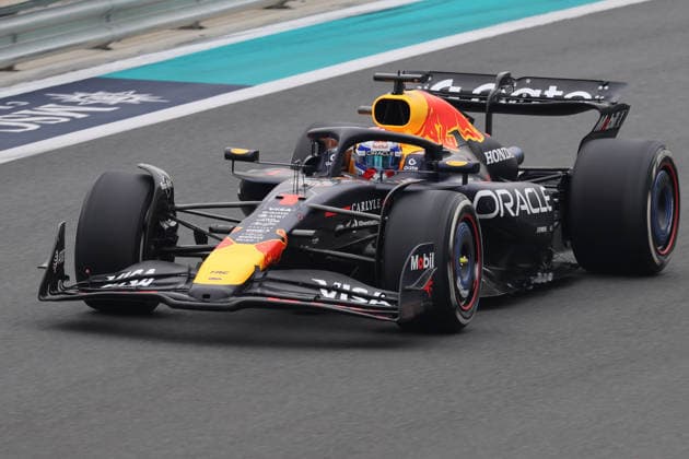 F1 Grand Prix Of Abu Dhabi 2025 - FP1 Max Verstappen of Netherlands driving the F1 race car No1, the Red Bull Racing RB21 for the Oracle Red Bull Racing Formula One Team, on track during the free practice 1 FP1 of the 2025 Formula 1 Etihad Airways Abu Dhabi Grand Prix on December 5, 2025 Abu Dhabi United Arab Emirates  Copyright: xNicolasxEconomoux originalFilename:economou-notitle251205_npJBX.jpg