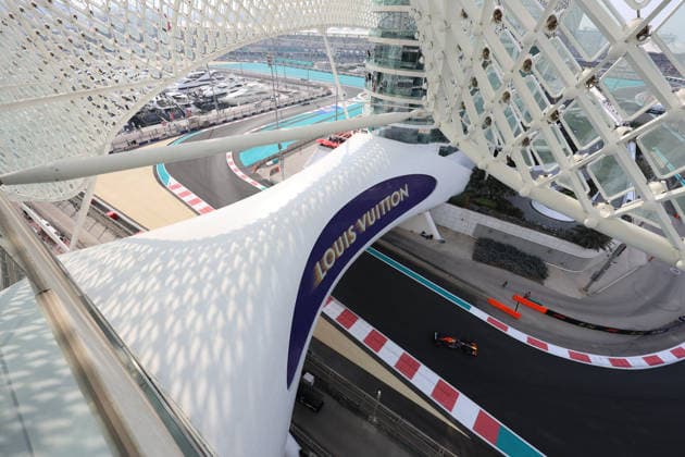 F1 Grand Prix Of Abu Dhabi 2025 - FP1 Max Verstappen of Netherlands driving the F1 race car No1, the Red Bull Racing RB21 for the Oracle Red Bull Racing Formula One Team, on track during the free practice 1 FP1 of the 2025 Formula 1 Etihad Airways Abu Dhabi Grand Prix on December 5, 2025 Abu Dhabi United Arab Emirates  Copyright: xNicolasxEconomoux originalFilename:economou-notitle251205_npnR3.jpg