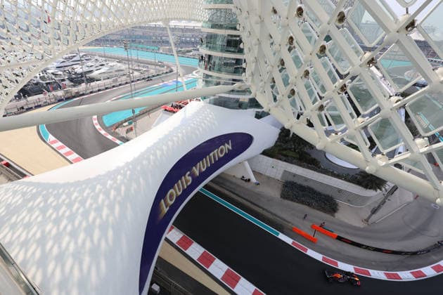 F1 Grand Prix Of Abu Dhabi 2025 - FP1 Max Verstappen of Netherlands driving the F1 race car No1, the Red Bull Racing RB21 for the Oracle Red Bull Racing Formula One Team, on track during the free practice 1 FP1 of the 2025 Formula 1 Etihad Airways Abu Dhabi Grand Prix on December 5, 2025 Abu Dhabi United Arab Emirates  Copyright: xNicolasxEconomoux originalFilename:economou-notitle251205_npzdk.jpg