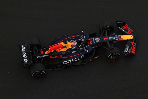 F1 Grand Prix Of Abu Dhabi 2025 - FP1 Max Verstappen of Netherlands driving the F1 race car No1, the Red Bull Racing RB21 for the Oracle Red Bull Racing Formula One Team, on track during the free practice 1 FP1 of the 2025 Formula 1 Etihad Airways Abu Dhabi Grand Prix on December 5, 2025 Abu Dhabi United Arab Emirates  Copyright: xNicolasxEconomoux originalFilename:economou-notitle251205_npnbT.jpg