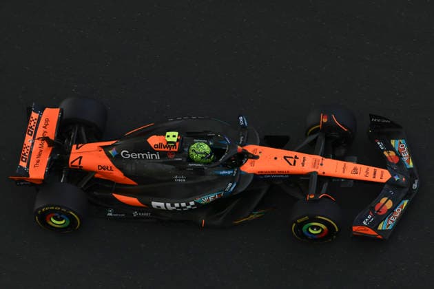 F1 Grand Prix Of Abu Dhabi 2025 - FP1 Lando Norris of United Kingdom driving the F1 race car No4, the McLaren MCL39 for the McLaren Formula One Team, on track during free practice session 1 of Formula 1 Etihad Airways Abu Dhabi Grand Prix 2025 in Yas Marina Circuit, UAE on December 5, 2025 Abu Dhabi United Arab Emirates  Copyright: xNicolasxEconomoux originalFilename:economou-notitle251205_npuD2.jpg