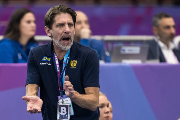 251205 Head coach Tomas AxnÃ r of Sweden during the 2025 IHF Women™s World Championship, WM, Weltmeisterschaft handball match between Sweden and South Korea on December 5, 2025 in Dortmund. Photo: Emma Wallskog BILDBYRAN COP 320 EW0603 handball handboll handball bbeng vm handball-vm handbolls-vm ihf handball world championship world handball championship 2025 world championship 2025 sverige sweden south korea dam bbauto Copyright: EMMAxWALLSKOG BB251205EW079
