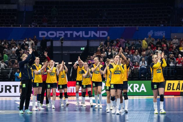 251205 Players of Sweden after the 2025 IHF Women™s World Championship, WM, Weltmeisterschaft handball match between Sweden and South Korea on December 5, 2025 in Dortmund. Photo: Emma Wallskog BILDBYRAN COP 320 EW0603 handball handboll handball bbeng vm handball-vm handbolls-vm ihf handball world championship world handball championship 2025 world championship 2025 sverige sweden south korea dam Copyright: EMMAxWALLSKOG BB251205EW085
