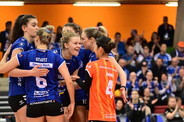RECORD DATE NOT STATED Spielszene mit Lucia Varela Gomez (12; Allianz MTV Stuttgart) und Pauline Martin (11; Allianz MTV Stuttgart) 1. Volleyball Bundesliga Frauen: Allianz MTV Stuttgart gegen VfB Suhl LOTTO Thüringen, am 05.12.2025. Spielszene mit Lucia Varela Gomez (12; Allianz MTV Stuttgart) und Pauline Martin (11; Allianz MTV Stuttgart) Copyright: xMichaelxGelhardtx