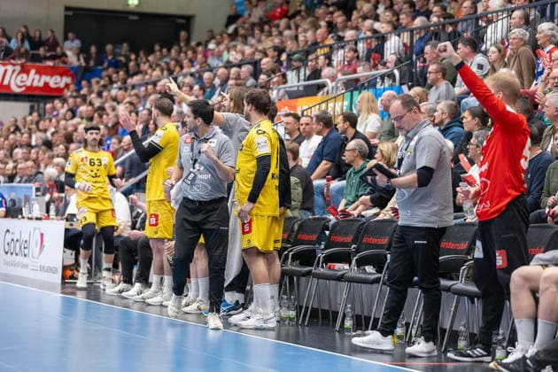 Freude freuen Jubel Jubel, Torjubel, jubelt ueber das Tor, celebrate the goal, celebration beim Team Krefeld HBW Balingen Weilstetten - HSG Krefeld Niederrhein, Handball 2.Bundesliga, 14.Spieltag, Saison 2025 2026, 05.12.25 HBW Balingen Weilstetten - HSG Krefeld Niederrhein, Handball 2.Bundesliga, 14. Spieltag, Saison 2025 2026, 05.12.25 Balingen Copyright: xEibner-Pressefoto KirstenxThiemax