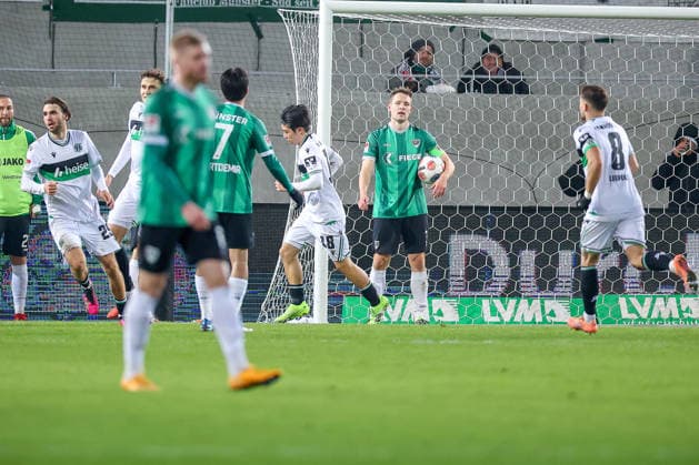 05.12.2025, Fußball, Preußen Münster - Hannover 96, 2. Fußball Bundesliga, Preußenstadion, Saison 2025 2026: Torjubel nach dem Tor zum 2:0 durch Torschütze Daisuke Yokota (Hannover96 18) DFB regulations prohibit any use of photographs as image sequences and or quasi-video. Nordrhein-Westfalen Deutschland