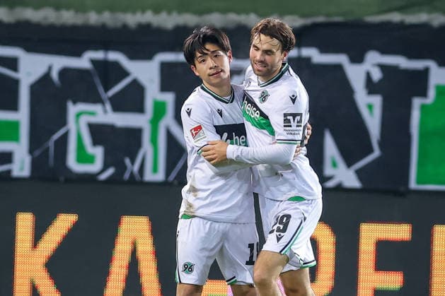 05.12.2025, Fußball, Preußen Münster - Hannover 96, 2. Fußball Bundesliga, Preußenstadion, Saison 2025 2026: Torjubel nach dem Tor zum 2:0 durch Torschütze Daisuke Yokota (Hannover96 18) neben Kolja Oudenne (Hannover96 29) DFB regulations prohibit any use of photographs as image sequences and or quasi-video. Nordrhein-Westfalen Deutschland