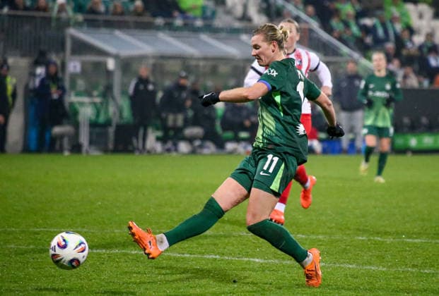 Deutschland: Frauen-Bundesliga 2025 26, 12. Spieltag - VfL Wolfsburg VS SC Freiburg - AOK Stadion (Wolfsburg): Alexandra Popp (VfL Wolfsburg Frauen, 11) Copyright: xAymanxAlahmedx