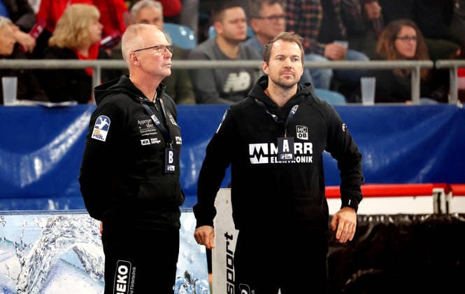 05.12.2025, Deutschland, Bietigheim, Handball 2. Bundesliga, SG BBM Bietigheim vs. HC Oppenweiler Backnang, v.l. HCO Trainer Volker Blumenschein, HCO Trainer Tobias Klisch