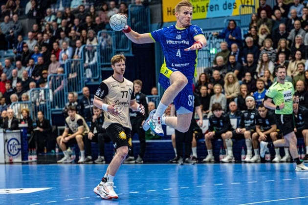 Daikin Handball Bundesliga, VfL Gummersbach - Bergischer Handballclub 06 05.12.2025 Johannes Wasielewski, (Bergischer Handball-Club 06 77), Ellidi Vidarsson (VfL Gummersbach, 4), ; Daikin Handball Bundesliga, VfL Gummersbach - Bergischer Handballclub 06 05.12.2025 Copyright: xBEAUTIFULxSPORTS Erlhofx