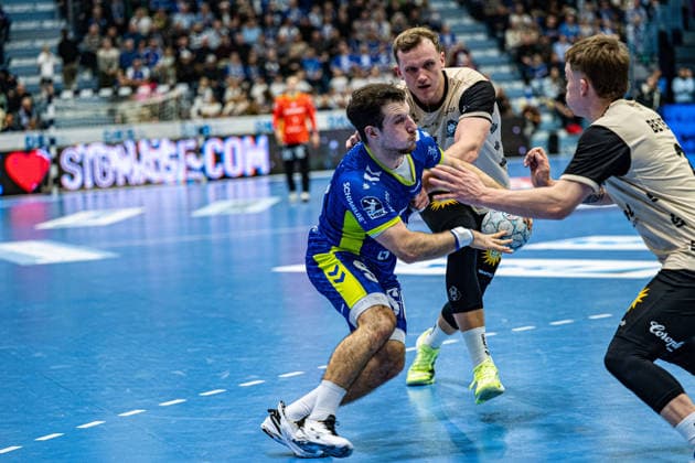 Daikin Handball Bundesliga, VfL Gummersbach - Bergischer Handballclub 06 05.12.2025 João Gomes (VfL Gummersbach, 3), ; Daikin Handball Bundesliga, VfL Gummersbach - Bergischer Handballclub 06 05.12.2025 Copyright: xBEAUTIFULxSPORTS Erlhofx