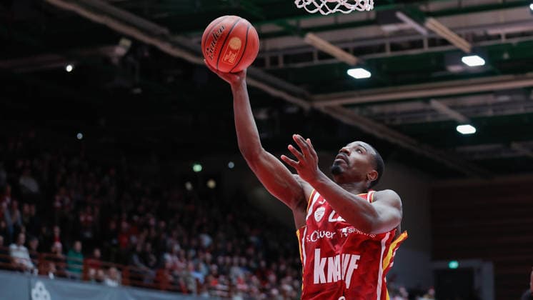 Im Bild: Johnathan Stove (Wuerzburg Baskets, 22) 05.12.2025, Basketball, Fitness First Wuerzburg Baskets vs. EWE Baskets Oldenburg, easyCredit BBL, 9. Spieltag, Deutschland, Wuerzburg, tectake-Arena, Copyright: HMBxMedia xJulienxBecker