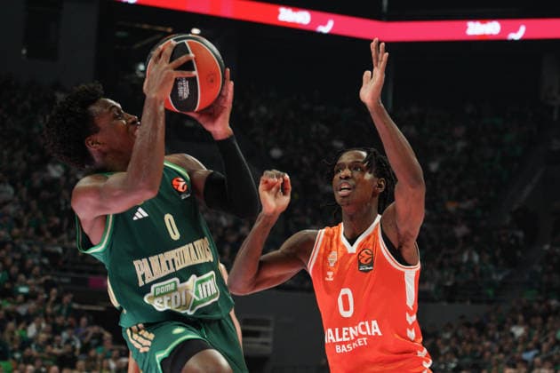 December 5, 2025, Athens, Athens, Greece: BANDIO BANCOU and T.J SHORTS in action during the EuroLeague regular season, matchday 14, between Panathinaikos Aktor BC andValencia at Telekom Center Athens on November 20, 2025 Athens Greece - ZUMAa226 20251205_zip_a226_005 Copyright: xGiorgosxArapekosx