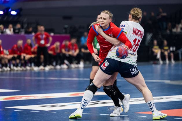 251205 Valerie Smetkova of Czech Republic and Vilde Mortensen Ingstad of Norway during the 2025 IHF Women™s World Championship, WM, Weltmeisterschaft handball match between Czech Republic and Norway on December 5, 2025 in Dortmund. Photo: Emma Wallskog BILDBYRAN COP 320 EW0604 handball handboll handball handboll handball bbeng vm handball-vm handbolls-vm ihf handball world championship world handball championship 2025 world championship 2025 tjeckien norway norge czech republic dam bbeng norge norway Copyright: EMMAxWALLSKOG BB251205EW146