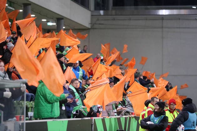 VfL - Freiburg, BL Frauen Wolfsburg, 05.12.2025, FUßBALL - VfL Wolfsburg vs. SC Freiburg, Google Pixel Frauen-Bundesliga, Saison 2025 26. VfL Fans Wolfsburg