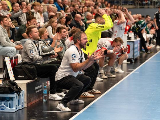 Ceven Klatt (TuS Ferndorf, Trainer) ist wuetend HSG Nordhorn Lingen vs. TuS Ferndorf, Handball, 2. Bundesliga, 14. Spieltag, Saison 2025 2026, 05.12.2025 HSG Nordhorn Lingen vs. TuS Ferndorf, Handball, 2. Bundesliga, 14. Spieltag, Saison 2025 2026, 05.12.2025 Nordhorn Copyright: xEibner-Pressefoto DamianxKruczynx EP_DKI