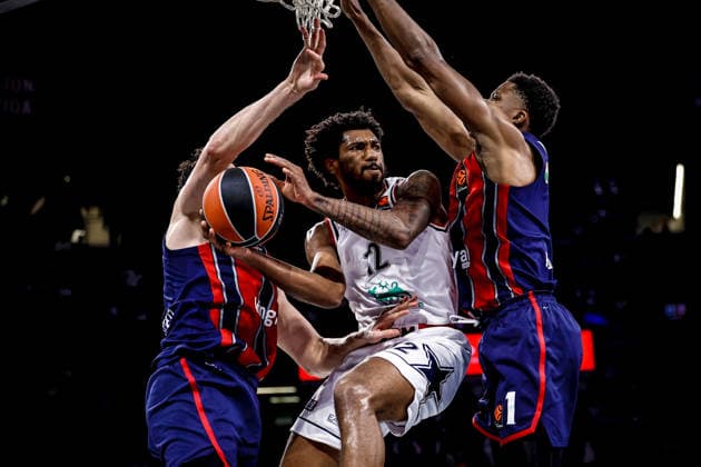 Armoni Brooks Kosner Baskonia Vitoria-Gasteiz - EA7 Emporio Armani Olimpia Milano Euroleague 2025-26 Round 14 Vitoria-Gasteiz, 04 12 2025 Foto MarcoBrondi CIAMILLO-CASTORIA Vitoria-Gasteiz Fernando Buesa Arena Paesi Baschi Spagna  Copyright: xMarcoxBrondix
