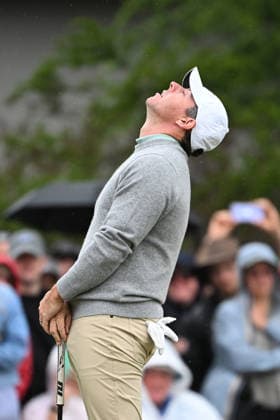GOLF AUSTRALIAN OPEN, Northern Ireland s Rory McIlroy reacts after missing a putt on the 4th hole during round three of the Australian Open Golf tournament at the Royal Melbourne Golf Club in Melbourne, Saturday, December 6, 2025. ( NO ARCHIVING, EDITORIAL USE ONLY MELBOURNE VICTORIA AUSTRALIA  Copyright: xJAMESxROSSx 20251206142761811595