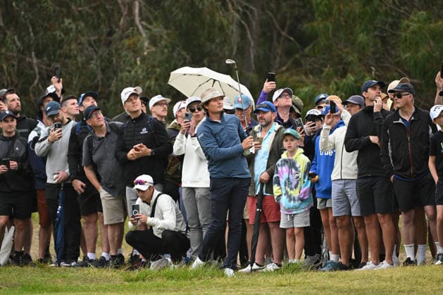 GOLF AUSTRALIAN OPEN, Tapio Pulkkanen of Finland plays a shot on the 4th hole during round three of the Australian Open Golf tournament at the Royal Melbourne Golf Club in Melbourne, Saturday, December 6, 2025. ( NO ARCHIVING, EDITORIAL USE ONLY MELBOURNE VICTORIA AUSTRALIA  Copyright: xJAMESxROSSx 20251206127335110297