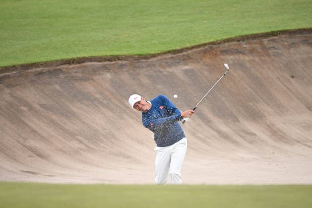 GOLF AUSTRALIAN OPEN, Adam Scott of Australia plays a shot out of a bunker on the 3rd hole during round three of the Australian Open Golf tournament at the Royal Melbourne Golf Club in Melbourne, Saturday, December 6, 2025. ( NO ARCHIVING, EDITORIAL USE ONLY MELBOURNE VICTORIA AUSTRALIA  Copyright: xJAMESxROSSx 20251206158883975484