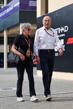 Peter Sauber and Christiane Sauber , Qualifying, F1 Grand Prix of Abu Dhabi, am 06. December 2025 in Abu Dhabi, United Arab Emirates. (Foto von Diogo Cardoso DeFodi Images) Peter Sauber and Christiane Sauber , Qualifying, F1 Grand Prix of Abu Dhabi, Yas Marina Circuit on December 6, 2025 in Abu Dhabi, United Arab Emirates. (Photo by Diogo Cardoso DeFodi Images)