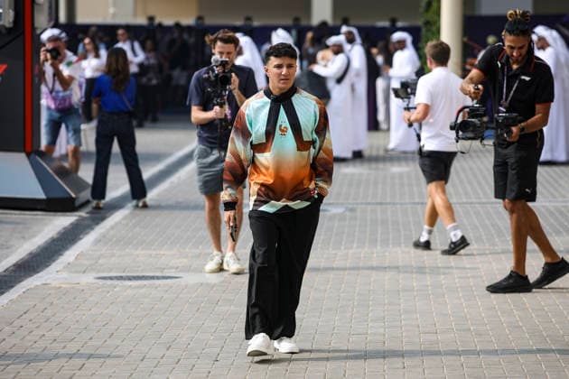 F1 - ABU DHABI GRAND PRIX 2025 HADJAR Isack (fra), Visa Cash App RB F1 Team VCARB02, portrait during the 2025 Formula 1 Abu Dhabi Grand Prix, 24th round of the 2025 FIA Formula One World Championship, WM, Weltmeisterschaft from December 05 to 07, 2025 on the Yas Marina Circuit, in Abu Dhabi, United Arab Emirates - Abu DhabiUnited Arab Emirates  Copyright: xXavixBonillax