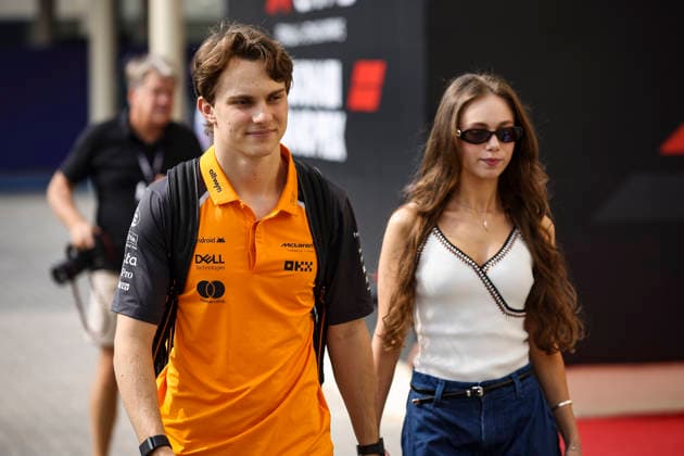 F1 - ABU DHABI GRAND PRIX 2025 PIASTRI Oscar (aus), McLaren F1 Team MCL39, portrait and his girlfriend Lily Zneimer during the 2025 Formula 1 Abu Dhabi Grand Prix, 24th round of the 2025 FIA Formula One World Championship, WM, Weltmeisterschaft from December 05 to 07, 2025 on the Yas Marina Circuit, in Abu Dhabi, United Arab Emirates - Abu DhabiUnited Arab Emirates  Copyright: xXavixBonillax