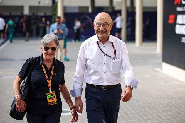F1 - ABU DHABI GRAND PRIX 2025 SAUBER Peter (che), founder of Sauber Group, portrait with his wife Christiane Sauber during the 2025 Formula 1 Abu Dhabi Grand Prix, 24th round of the 2025 FIA Formula One World Championship, WM, Weltmeisterschaft from December 05 to 07, 2025 on the Yas Marina Circuit, in Abu Dhabi, United Arab Emirates - Abu DhabiUnited Arab Emirates  Copyright: xXavixBonillax
