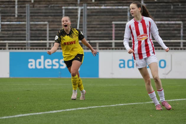 06.12.2025, xgrfx, Fussball Frauen Regionalliga West, Borussia Dortmund - 1. FC Köln U21, U 21 v.l. Tor, Celina Baum (Borussia Dortmund) (DFL DFB REGULATIONS PROHIBIT ANY USE OF PHOTOGRAPHS as IMAGE SEQUENCES and or QUASI-VIDEO) Dortmund