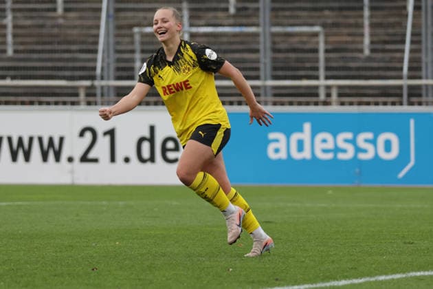 06.12.2025, xgrfx, Fussball Frauen Regionalliga West, Borussia Dortmund - 1. FC Köln U21, U 21 v.l. Tor, Celina Baum (Borussia Dortmund) (DFL DFB REGULATIONS PROHIBIT ANY USE OF PHOTOGRAPHS as IMAGE SEQUENCES and or QUASI-VIDEO) Dortmund