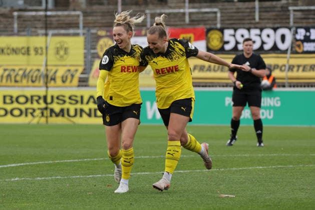 06.12.2025, xgrfx, Fussball Frauen Regionalliga West, Borussia Dortmund - 1. FC Köln U21, U 21 v.l. Tor, Celina Baum (Borussia Dortmund) (DFL DFB REGULATIONS PROHIBIT ANY USE OF PHOTOGRAPHS as IMAGE SEQUENCES and or QUASI-VIDEO) Dortmund