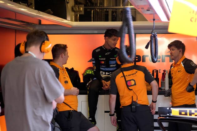 Formula 1 Etihad Airways Abu Dhabi Grand Prix 2025 06.12.2025, Yas Marina Circuit, Abu Dhabi, Formula 1 Etihad Airways Abu Dhabi Grand Prix 2025 , im Bild Lando Norris (GBR), McLaren F1 Team