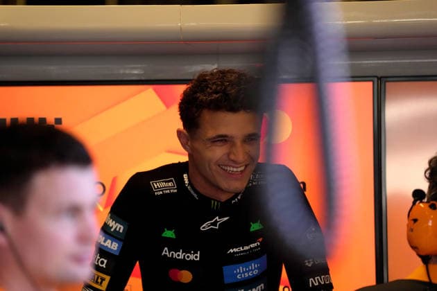 Formula 1 Etihad Airways Abu Dhabi Grand Prix 2025 06.12.2025, Yas Marina Circuit, Abu Dhabi, Formula 1 Etihad Airways Abu Dhabi Grand Prix 2025 , im Bild Lando Norris (GBR), McLaren F1 Team