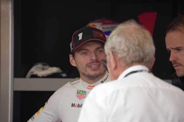 Formula 1 Etihad Airways Abu Dhabi Grand Prix 2025 06.12.2025, Yas Marina Circuit, Abu Dhabi, Formula 1 Etihad Airways Abu Dhabi Grand Prix 2025 , im Bild Max Verstappen (NLD), Oracle Red Bull Racing, Motorsportchef Dr. Helmut Marko (Oracle Red Bull Racing)