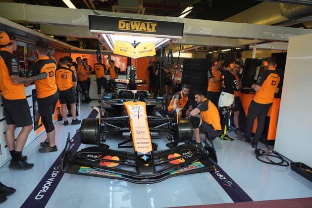 Formula 1 Etihad Airways Abu Dhabi Grand Prix 2025 06.12.2025, Yas Marina Circuit, Abu Dhabi, Formula 1 Etihad Airways Abu Dhabi Grand Prix 2025 , im Bild Lando Norris (GBR), McLaren F1 Team