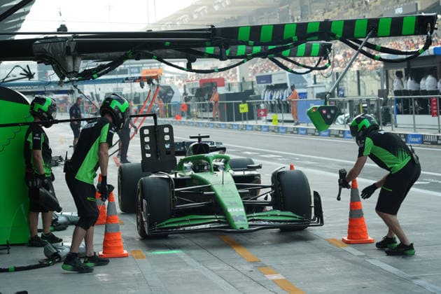 Formula 1 Etihad Airways Abu Dhabi Grand Prix 2025 06.12.2025, Yas Marina Circuit, Abu Dhabi, Formula 1 Etihad Airways Abu Dhabi Grand Prix 2025 , im Bild Nico Hülkenberg (DEU), Stake F1 Team Kick Sauber
