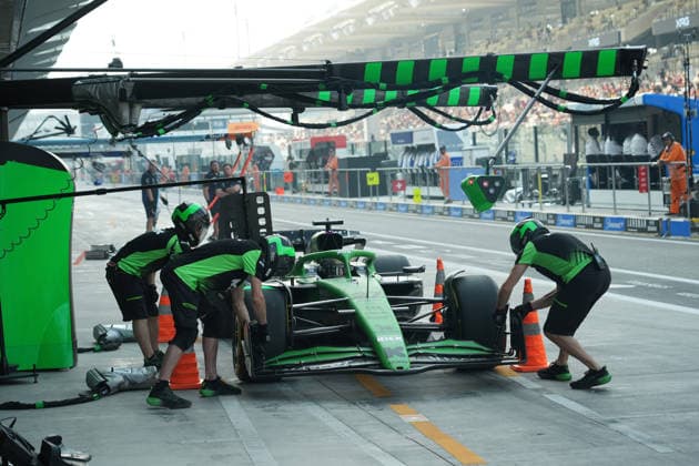 Formula 1 Etihad Airways Abu Dhabi Grand Prix 2025 06.12.2025, Yas Marina Circuit, Abu Dhabi, Formula 1 Etihad Airways Abu Dhabi Grand Prix 2025 , im Bild Nico Hülkenberg (DEU), Stake F1 Team Kick Sauber