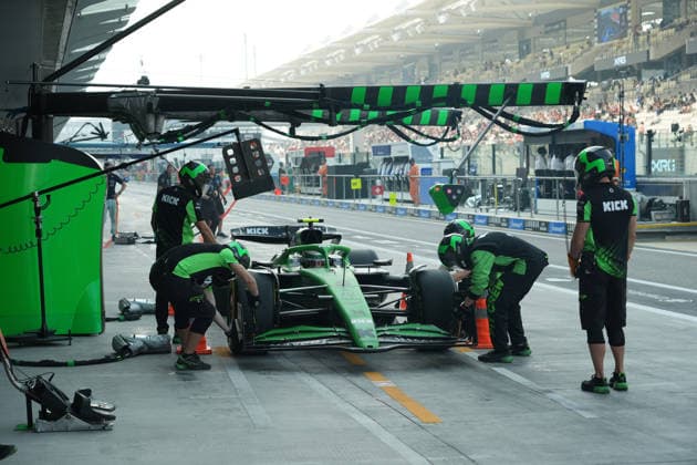 Formula 1 Etihad Airways Abu Dhabi Grand Prix 2025 06.12.2025, Yas Marina Circuit, Abu Dhabi, Formula 1 Etihad Airways Abu Dhabi Grand Prix 2025 , im Bild Gabriel Bortoleto (BRA), Stake F1 Team Kick Sauber